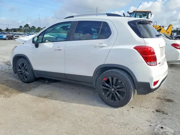 KL7CJLSBXLB323388 2020 CHEVROLET TRAX - Image 2