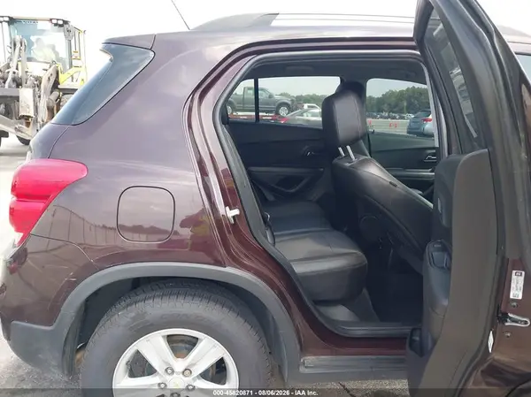 KL7CJLSBXLB347853 2020 CHEVROLET TRAX - Image 8