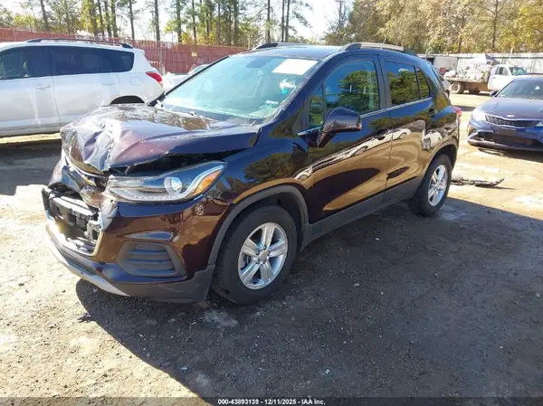 KL7CJLSBXLB352423 2020 CHEVROLET TRAX - Image 2