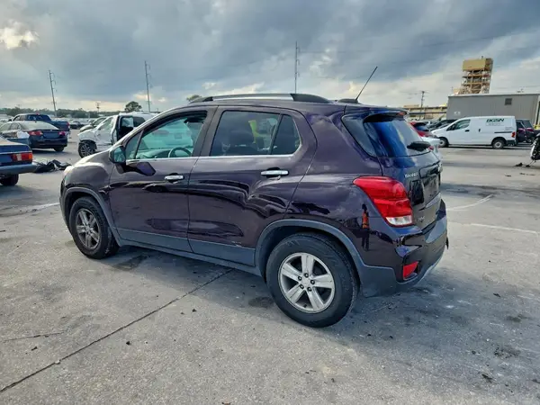 KL7CJLSBXLB352504 2020 CHEVROLET TRAX - Image 2