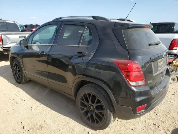 KL7CJLSBXLB352647 2020 CHEVROLET TRAX - Image 2