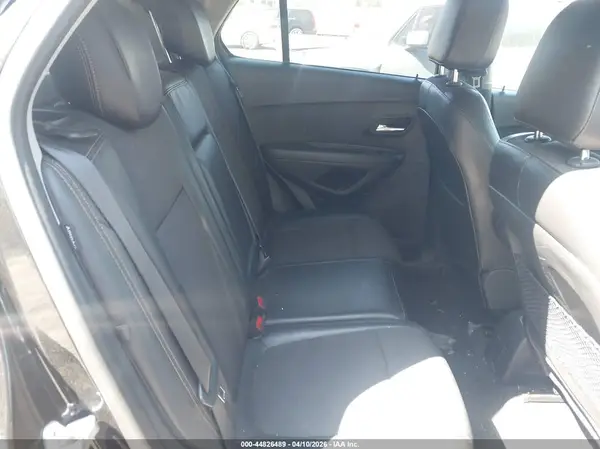 KL7CJLSBXLBO14343 2020 CHEVROLET TRAX - Image 8