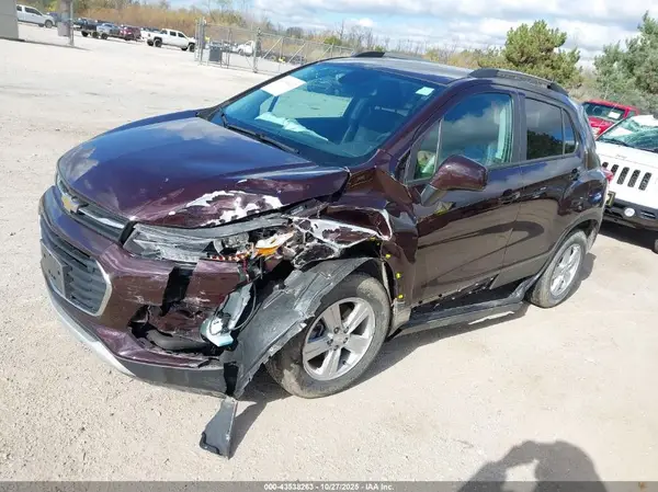 KL7CJLSBXMB304261 2021 CHEVROLET TRAX - Image 2