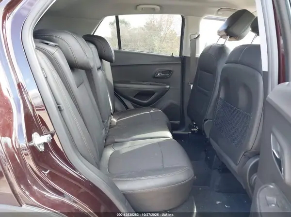 KL7CJLSBXMB304261 2021 CHEVROLET TRAX - Image 8
