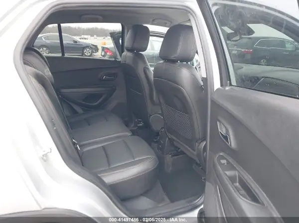 KL7CJLSBXMB310125 2021 CHEVROLET TRAX - Image 8