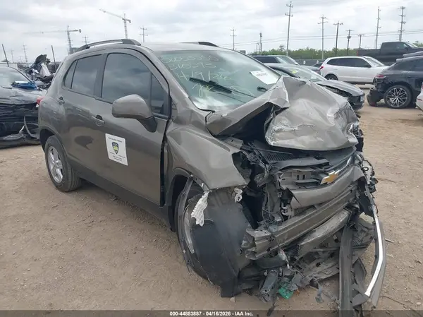 KL7CJLSBXMB310593 2021 CHEVROLET TRAX - Image 1