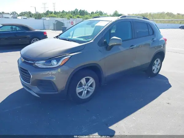 KL7CJLSBXMB310917 2021 CHEVROLET TRAX - Image 2