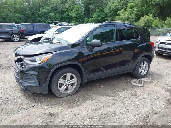 KL7CJLSBXMB311145 2021 CHEVROLET TRAX - Image 2