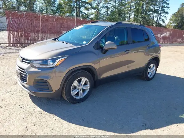 KL7CJLSBXMB313428 2021 CHEVROLET TRAX - Image 2