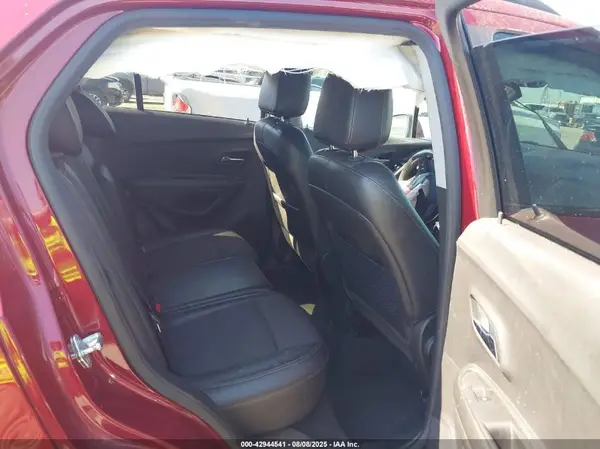 KL7CJLSBXMB314479 2021 CHEVROLET TRAX - Image 8