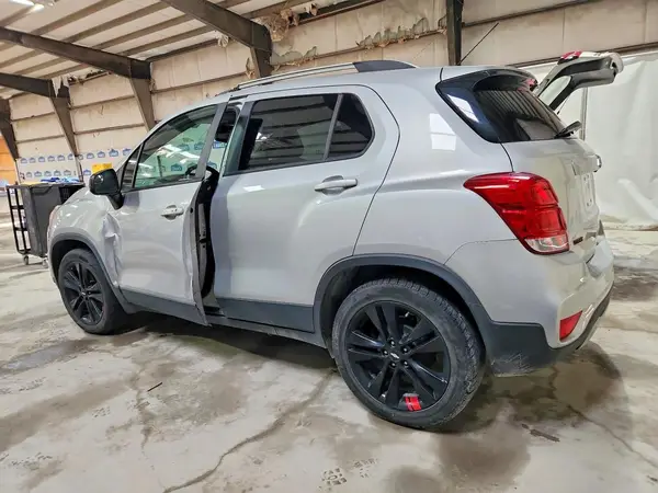 KL7CJLSBXMB317804 2021 CHEVROLET TRAX - Image 2