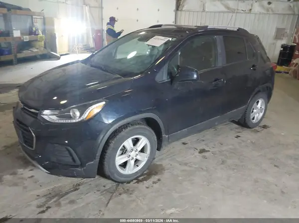 KL7CJLSBXMB317866 2021 CHEVROLET TRAX - Image 2