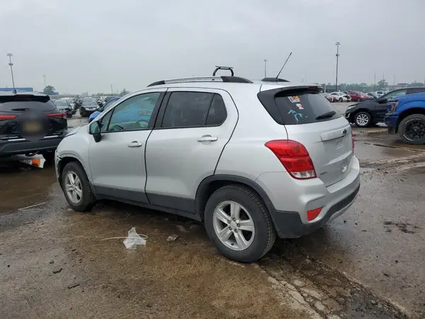 KL7CJLSBXMB327801 2021 CHEVROLET TRAX - Image 2