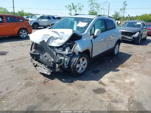 KL7CJLSBXMB328558 2021 CHEVROLET TRAX - Image 2
