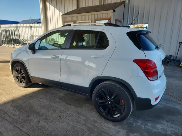 KL7CJLSBXMB331752 2021 CHEVROLET TRAX - Image 2
