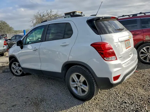 KL7CJLSBXMB342427 2021 CHEVROLET TRAX - Image 2
