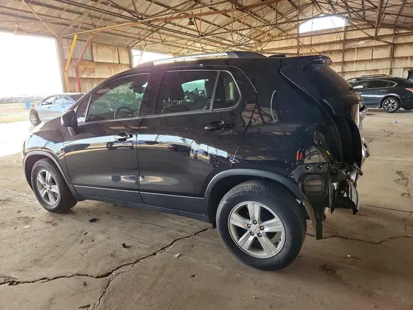 KL7CJLSBXMB352097 2021 CHEVROLET TRAX - Image 2