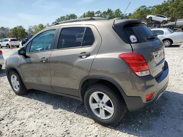 KL7CJLSBXMB358398 2021 CHEVROLET TRAX - Image 2