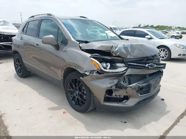 KL7CJLSBXMB359468 2021 CHEVROLET TRAX - Image 1