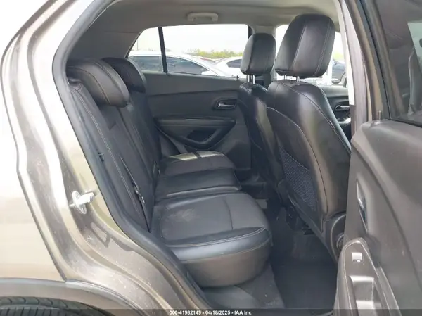 KL7CJLSBXMB359468 2021 CHEVROLET TRAX - Image 8