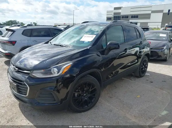 KL7CJLSBXMB359485 2021 CHEVROLET TRAX - Image 2