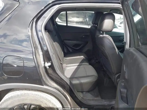 KL7CJLSBXMB359485 2021 CHEVROLET TRAX - Image 8