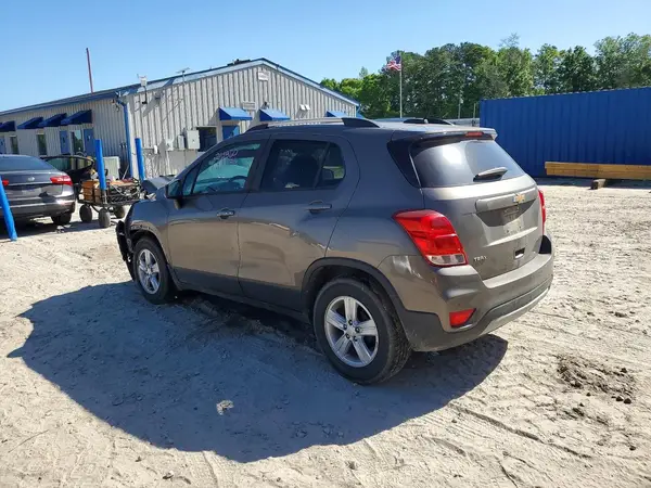 KL7CJLSM0MB361960 2021 CHEVROLET TRAX - Image 2