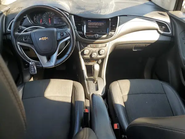 KL7CJLSM0MB371601 2021 CHEVROLET TRAX - Image 8