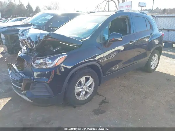 KL7CJLSM0MB376829 2021 CHEVROLET TRAX - Image 2