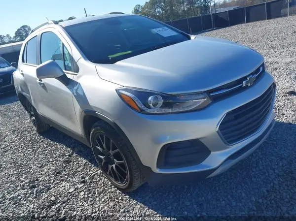 KL7CJLSM0NB504861 2022 CHEVROLET TRAX - Image 1