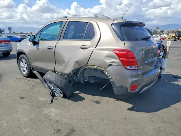 KL7CJLSM0NB512572 2022 CHEVROLET TRAX - Image 2