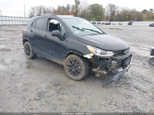 KL7CJLSM0NB513186 2022 CHEVROLET TRAX - Image 1