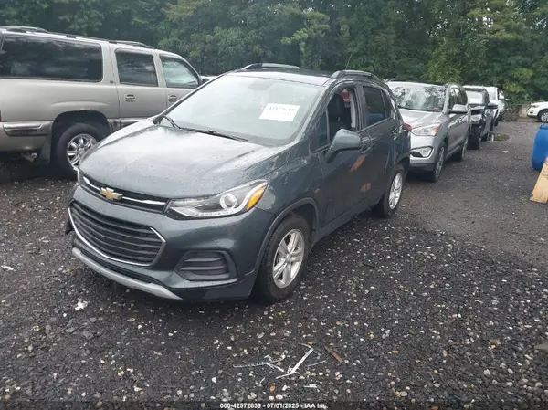 KL7CJLSM1MB363555 2021 CHEVROLET TRAX - Image 2