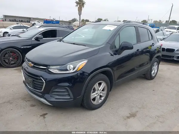 KL7CJLSM1MB376497 2021 CHEVROLET TRAX - Image 2