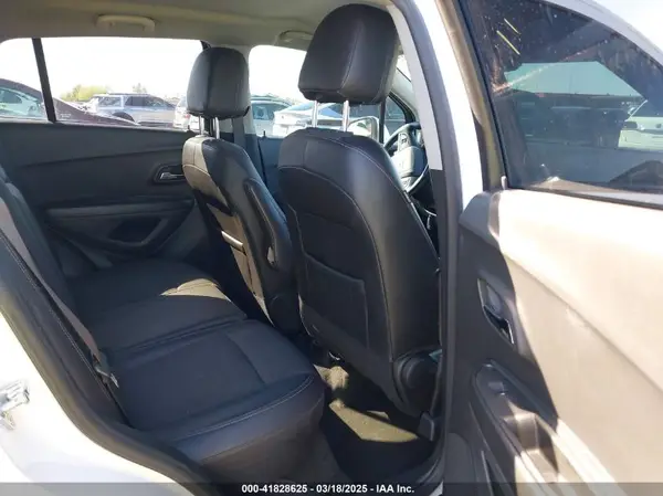 KL7CJLSM1NB512337 2022 CHEVROLET TRAX - Image 8