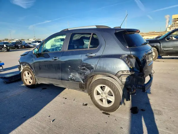 KL7CJLSM1NB563871 2022 CHEVROLET TRAX - Image 2