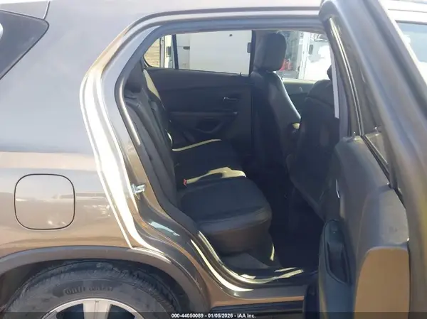 KL7CJLSM2MB360843 2021 CHEVROLET TRAX - Image 8