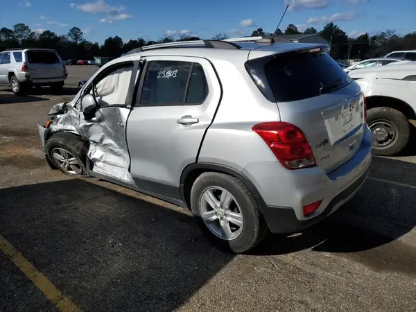 KL7CJLSM2MB375665 2021 CHEVROLET TRAX - Image 2