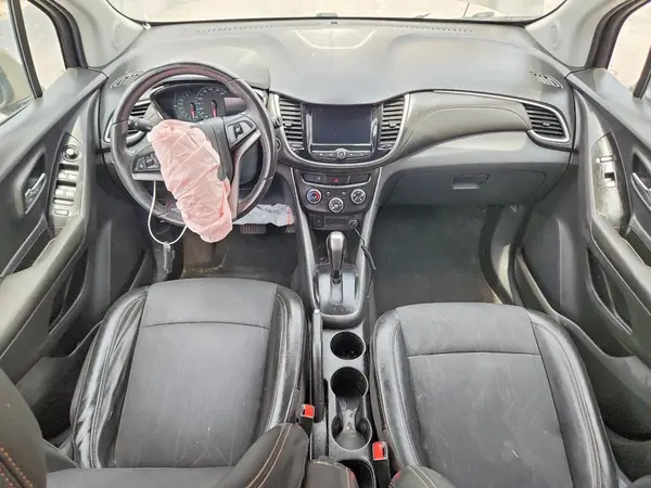 KL7CJLSM2MB375696 2021 CHEVROLET TRAX - Image 8