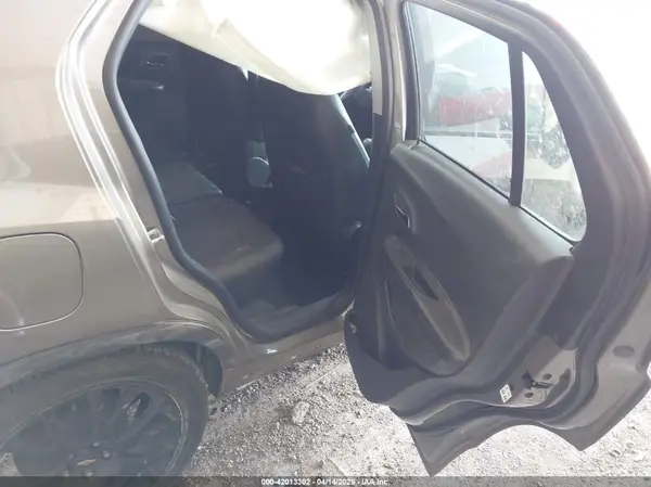 KL7CJLSM2NB514680 2022 CHEVROLET TRAX - Image 8