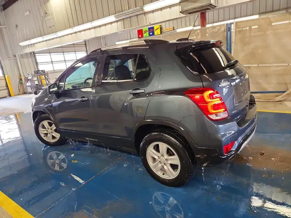 KL7CJLSM2NB516476 2022 CHEVROLET TRAX - Image 2