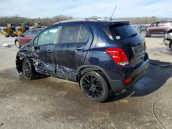 KL7CJLSM2NB519328 2022 CHEVROLET TRAX - Image 2