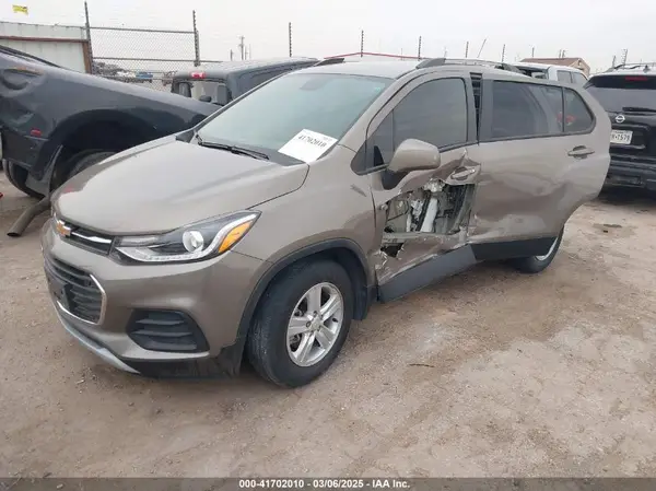 KL7CJLSM2NB563216 2022 CHEVROLET TRAX - Image 2