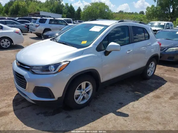 KL7CJLSM2NB564771 2022 CHEVROLET TRAX - Image 2