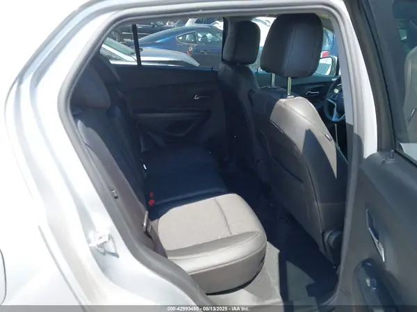 KL7CJLSM2NB564771 2022 CHEVROLET TRAX - Image 8