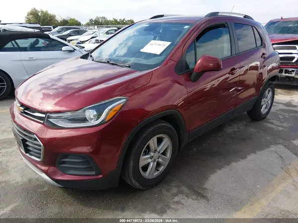 KL7CJLSM2NB568853 2022 CHEVROLET TRAX - Image 2