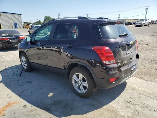 KL7CJLSM3MB369857 2021 CHEVROLET TRAX - Image 2