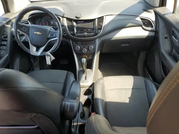 KL7CJLSM3MB369857 2021 CHEVROLET TRAX - Image 8