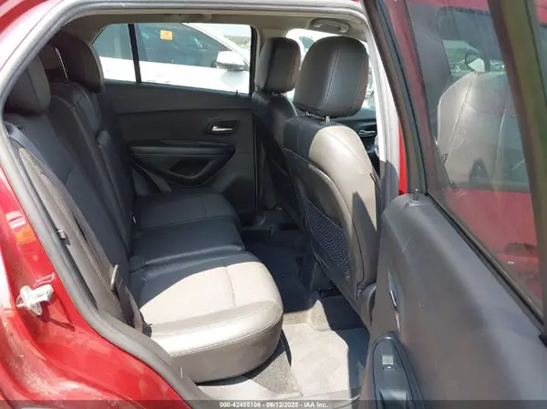 KL7CJLSM3MB373102 2021 CHEVROLET TRAX - Image 8