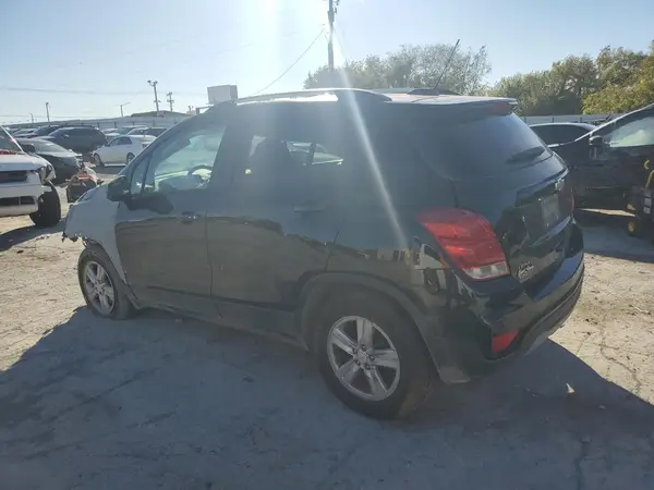 KL7CJLSM3MB374234 2021 CHEVROLET TRAX - Image 2